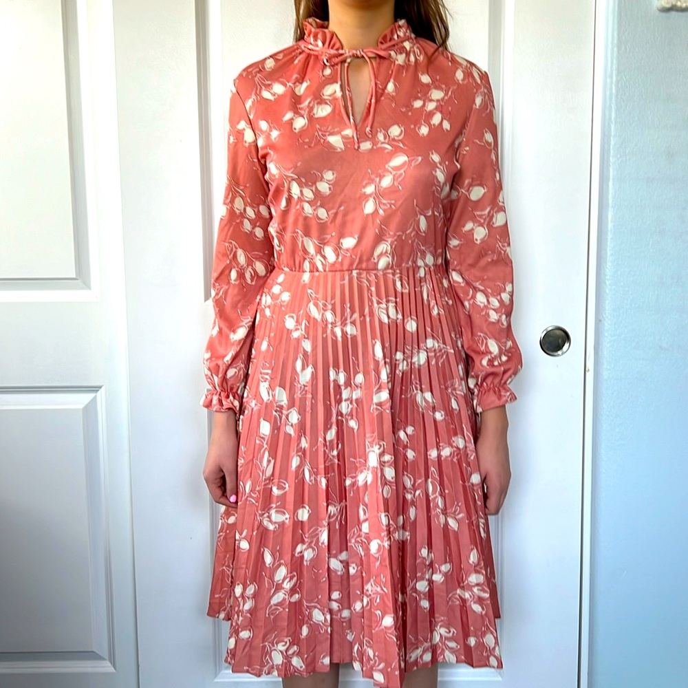 Vtg 60s 70s pleated skirt salmon tie top secretary dress M L leaf pattern